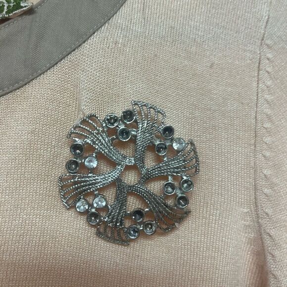 Twelve by Twelve Los Angeles Cream Cardigan Sweater | Size M with Metallic Pin - Picture 5 of 6